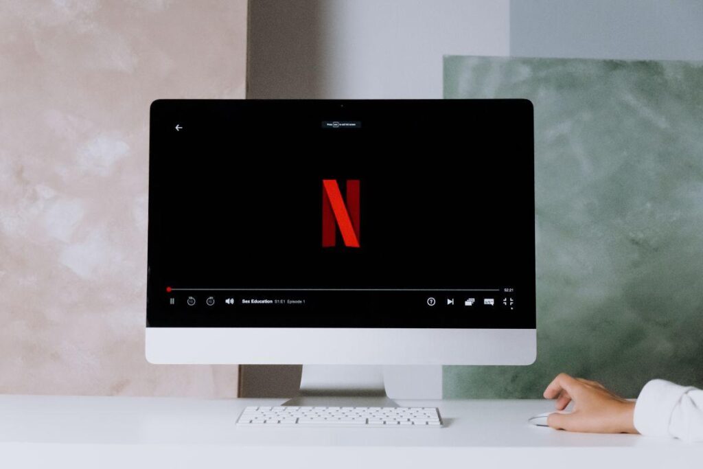 si può condividere netflix fuori casa